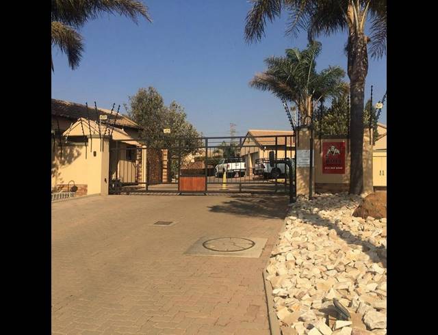 2 BEDROOM PROPERTY TO RENT IN MORELETAPARK